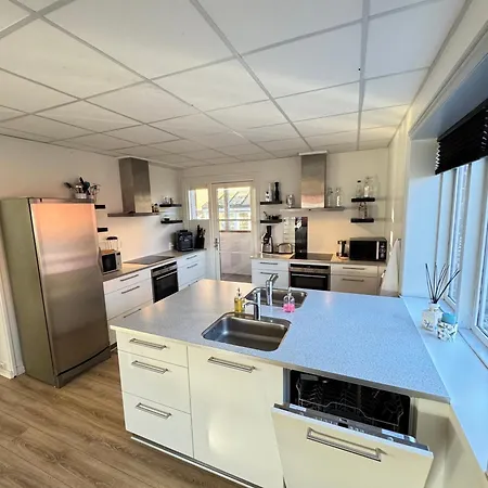 Amazing Modern In The Centre Of