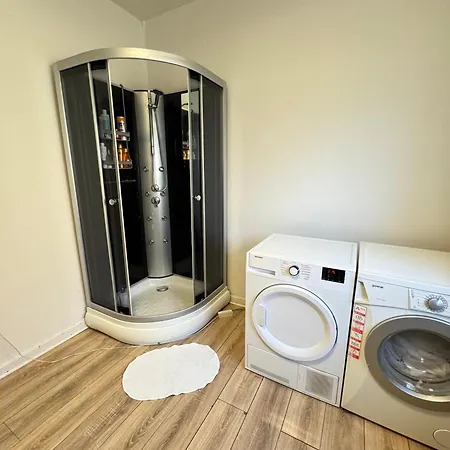 Amazing Modern In The Centre Of ホームステイ