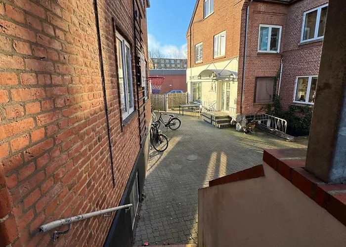 Amazing Modern In The Centre Of